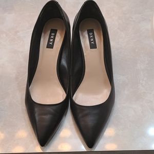 Great condition, women's pump block heels